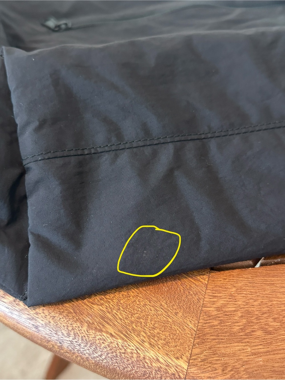 Uniqlo Drawstring Bag in Black - Picture 8 of 14